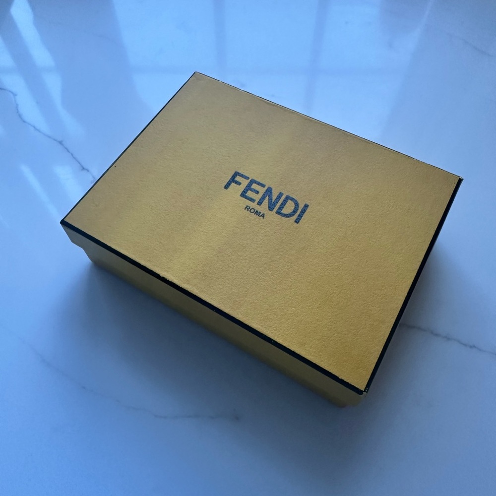 Fendi Gold Box - Picture 2 of 3